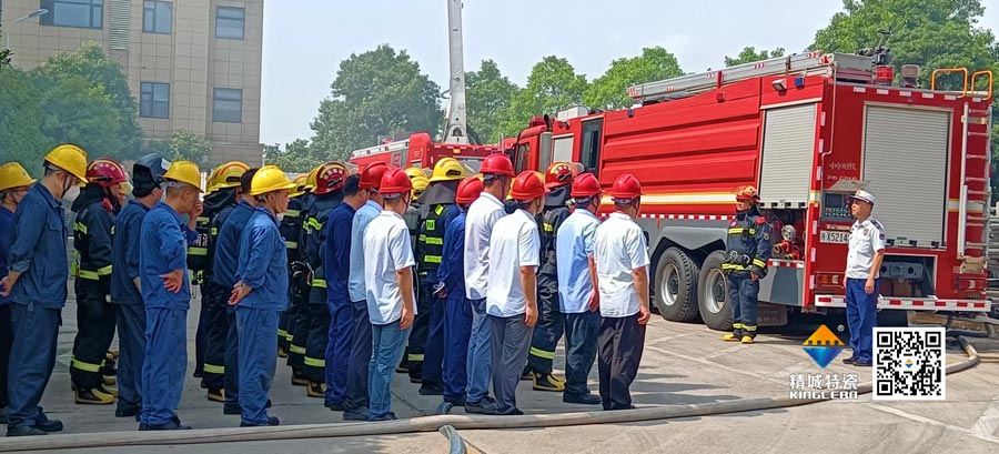 不朽情缘起劲配合消防联合演练，，，，，，，，共筑清静生产防地