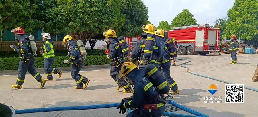 不朽情缘起劲配合消防联合演练，，，，，，，，共筑清静生产防地